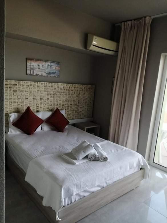 Pantheon Beach Hotel Olympiakí Aktí Екстериор снимка