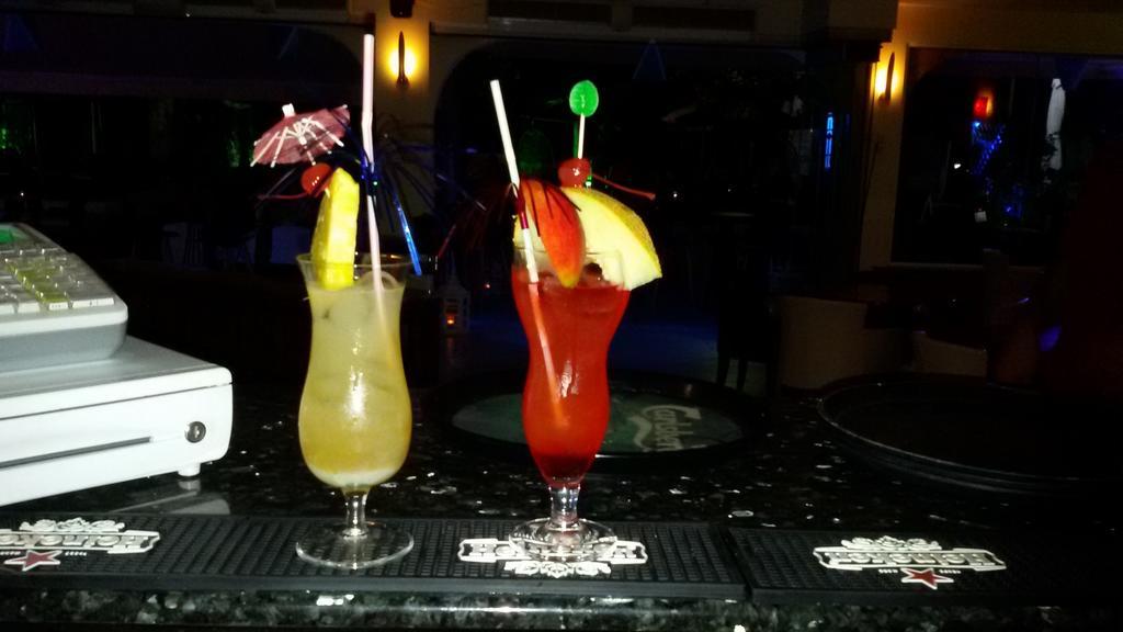 Pantheon Beach Hotel Olympiakí Aktí Екстериор снимка